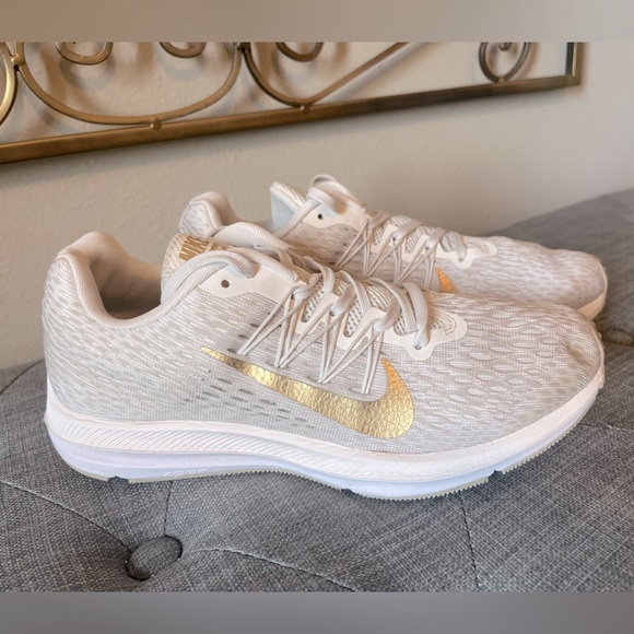 Nike Zoom White & Gold - Picture 1 of 5